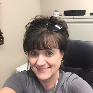 Meet your Posher, Holley